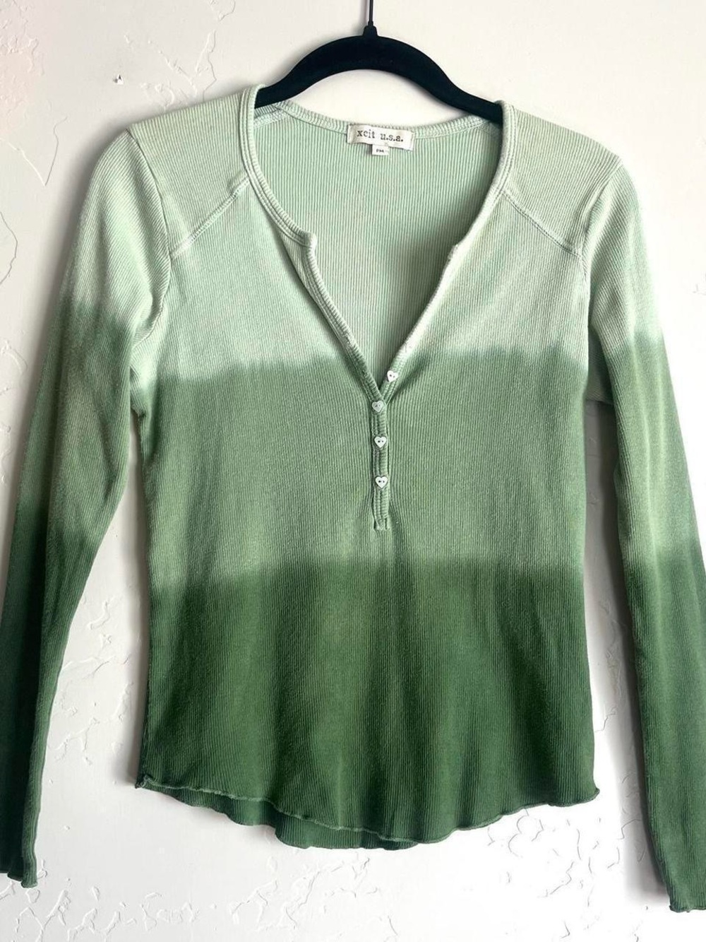 2000’s xcit u.s.a. earth tone green ombré tie dye long sleeve henley top